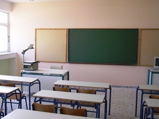 Image: «Ο Μύσων» | Η Κεραμέως αντί για προσλήψεις κλείνει τμήματα και υποβαθμίζει σχολεία