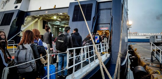 Image: Πώς ταξιδεύουμε με πλοίο: Τα απαραίτητα έγγραφα που πρέπει να έχουν μαζί τους οι ταξιδιώτες
