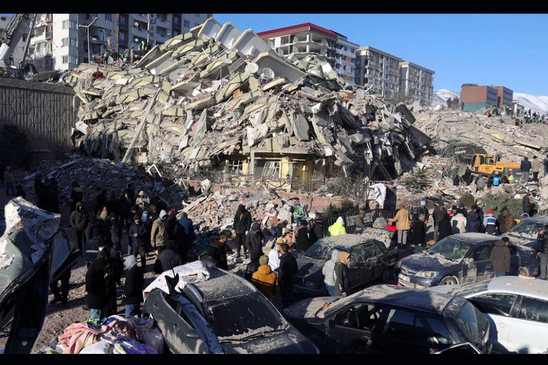 Image: Σεισμοί σε Τουρκία και Σύρια: Ξεπέρασαν τους 15.800 οι νεκροί - Βέλη κατά Ερντογάν