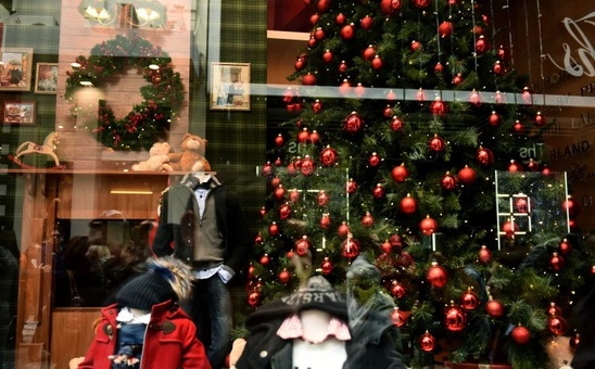 Image: Unlock στα Χριστούγεννα -  Aνοίγουν καταστήματα επιστρέφουν προϊόντα στα σούπερ μάρκετ