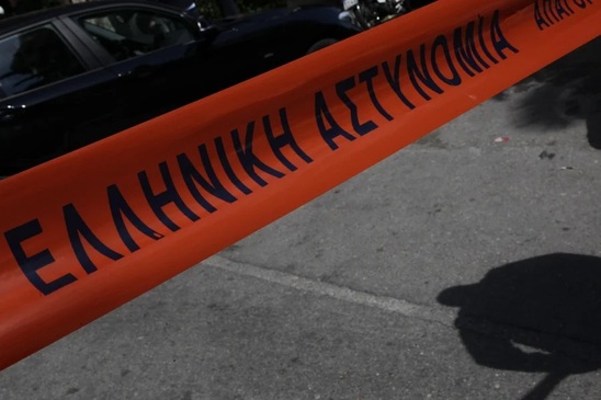 Image: Πειραιάς: Ένοπλη ληστεία στην ΑΝΕΚ, ντυμένοι αστυνομικοί εισέβαλαν στα γραφεία