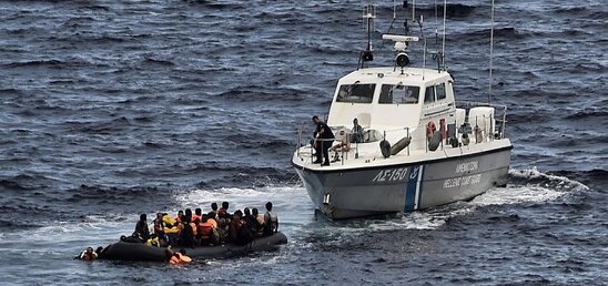Image: Επιχείρηση διάσωσης μεταναστών  νότια της Κρήτης