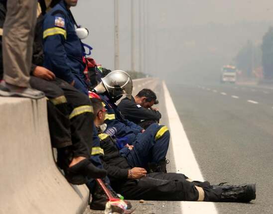 Image: Σε κρίσιμη κατάσταση στη ΜΕΘ οι 2 από τους 4 δασοπυροσβέστες