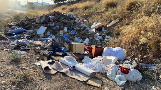 Image: Καταγγελία για ανεξέλεγκτη χωματερή στην  Καλαμαύκα