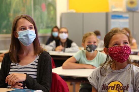 Image: Δερμιτζάκης: Οι γονείς να αναλάβουν την ευθύνη αν τα παιδιά δε φορούν μάσκα στο σχολείο