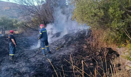 Image: Δεκάδες στρέμματα έγιναν στάχτη από τις φωτιές σε Βιάννο και Σητεία