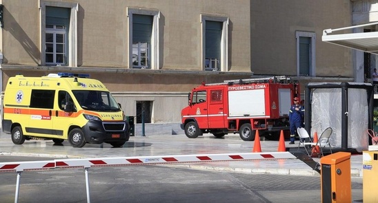 Image: Συναγερμός για ύποπτο φάκελο στη Βουλή – Μεγάλη κινητοποίηση των Αρχών