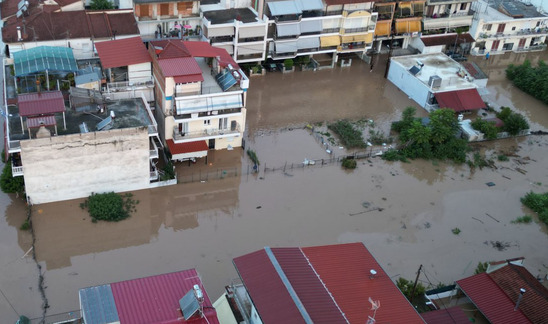 Image: Απειλούν ανθρώπους και κτίρια τα μολυσμένα νερά στη Θεσσαλία