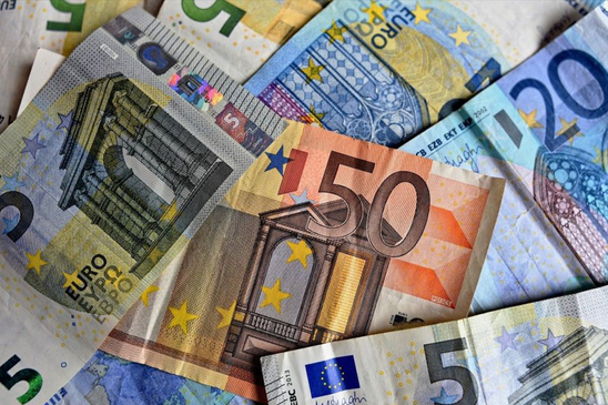 Image: Κατώτατος μισθός: Αύξηση στα €780 εξετάζει η κυβέρνηση