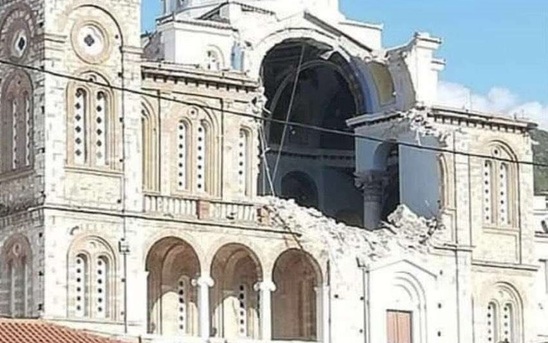 Image: Σεισμός 6,7 Ρίχτερ έπληξε τη Σάμο και διέλυσε τη Σμύρνη όπου έχουν καταρρεύσει πολυκατοικίες