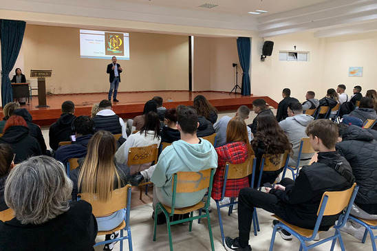 Image: Η Περιφέρεια Κρήτης κοντά στους μαθητές και σπουδαστές τουρισμού