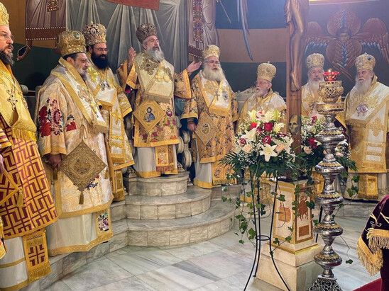 Image: Ο Μητροπολίτης Ιεραπύτνης και Σητείας στην πρώτη Θεία Λειτουργία του Αρχιεπισκόπου Κρήτης 