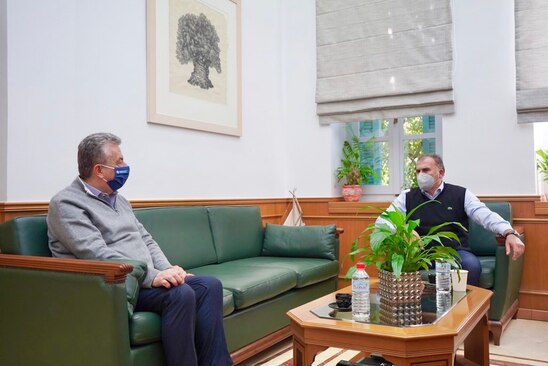 Image: Συνάντηση Δημάρχου Ιεράπετρας με τον Περιφερειάρχη Κρήτης