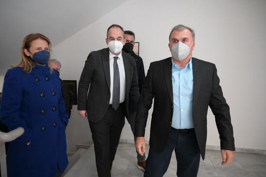 Image: Οι πρωτοβουλίες Πλακιωτάκη για τη Χρυσή μετά τη σημερινή σύσκεψη στο Δημαρχείο Ιεράπετρας