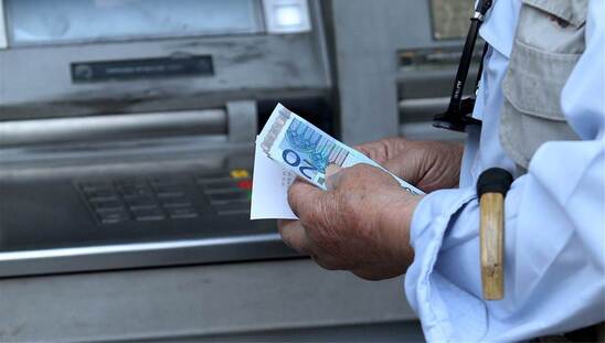 Image: Συντάξεις ΟΓΑ: Με χρέη άνω των 6.000 ευρώ, χάνεται το δικαίωμα ρυθμίσεων
