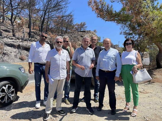 Image: Επίσκεψη Δημάρχου Ιεράπετρας και του Γενικού Διευθυντή Δασών του ΥΠΕΝ στις περιοχές που επλήγησαν από την φωτιά