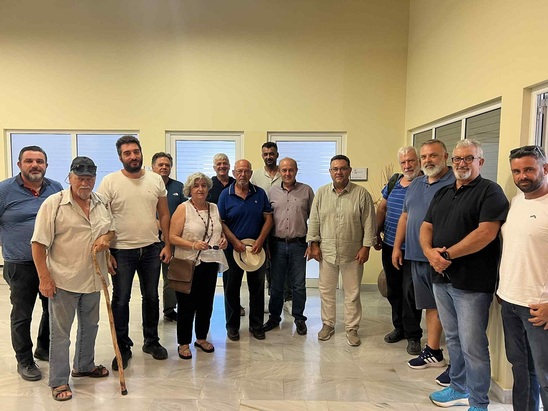 Image: Επίσκεψη Εμμ. Συντυχάκη και κλιμακίου του ΚΚΕ στον Δήμαρχο Ιεράπετρας