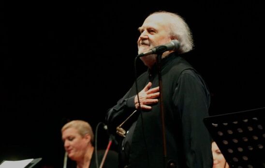 Image: Πρόταση του Εμπορικού Συλλόγου Ιεράπετρας να μετονομαστεί η αίθουσα «Μελίνα Μερκούρη» σε «Γιάννης Μαρκόπουλος» – Φόρος τιμής στον μεγάλο Ιεραπετρίτη δημιουργό