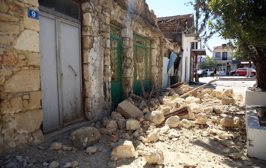 Image: Ο Δήμος Ιεράπετρας κοντά στους σεισμόπληκτους του Αρκαλοχωρίου