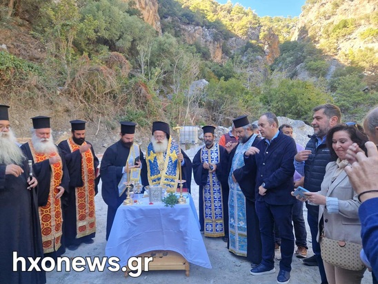 Image: Με κάθε επισημότητα τα εγκαίνια της μεγαλύτερης γεώτρησης στην Ελλάδα στους Μύθους