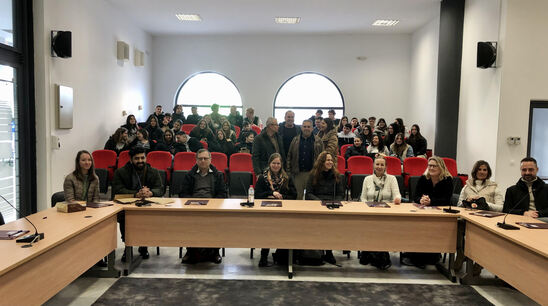 Image: Μαθητές και εκπαιδευτικοί από το πρόγραμμα Erasmus  επισκέφτηκαν τον Δήμαρχο Ιεράπετρας