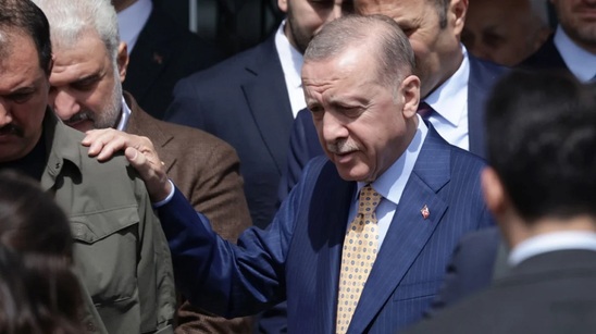 Image: Τουρκία: Τριπλή ήττα για Ερντογάν στις αυτοδιοικητικές εκλογές - Οι Τούρκοι των τιμώρησαν, γράφει το Reuters