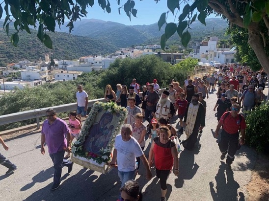 Image: Μεταφορά της Ιεράς Εικόνας της Παναγίας της Φανερωμένης Σητείας στην  ομώνυμη Ιερά Μονή στον Τράχηλα