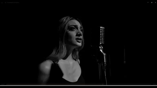 Image: Η Μαρία Γαλυμιτάκη δίνει νέα «φωνή» στη σιωπή με το πρώτο της δισκογραφικό βήμα