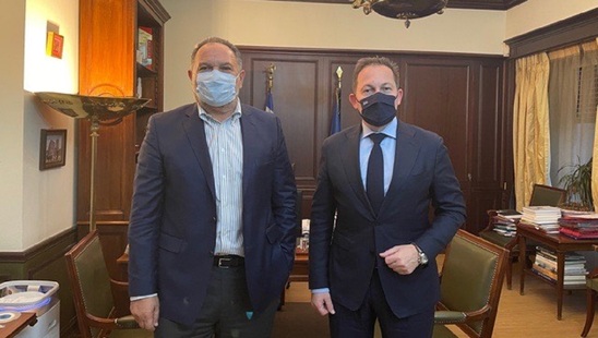 Image: Με τον αναπλ. Υπουργό Εσωτερικών Στέλιο Πέτσα συναντήθηκε ο πρόεδρος της ΠΕΔ Κρήτης Γιάννης Κουράκης