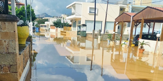 Image: Κλιμάκια του ΚΚΕ σε Οροπέδιο Λασιθίου, Ιεράπετρα, Σητεία και Άγιο Νικόλαο στις περιοχές που επλήγησαν από τις καταστροφικές πλημμύρες 