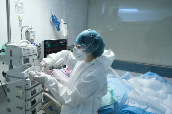 Image: Πλεύρης – Από τους πρώτους μήνες του 2022 διαθέσιμα τα πρώτα φάρμακα κατά του κορωνοϊού