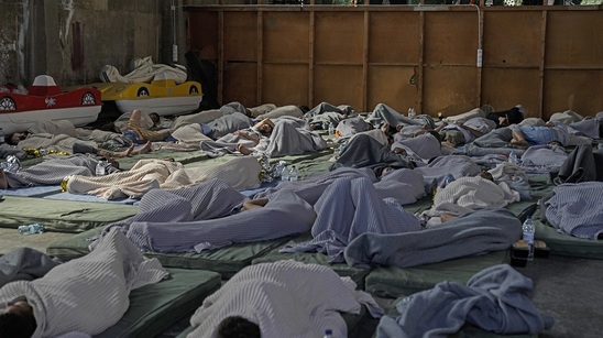 Image: Ναυάγιο στην Πύλο: «Υγρός τάφος» η Μεσόγειος - Περίπου 600 μετανάστες στο σκάφος που βυθίστηκε, γυναίκες και παιδιά στα αμπάρια