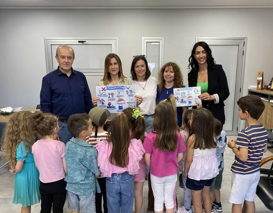 Image: Μαθητές του 2ου Νηπιαγωγείου Ιεράπετρας στον Δήμαρχο για την αξία του νερού και την προστασία του περιβάλλοντος