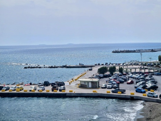 Image: Κλειστό λόγω εργασιών καθαρισμού το παραλιακό πάρκινγκ της Ιεράπετρας την Παρασκευή