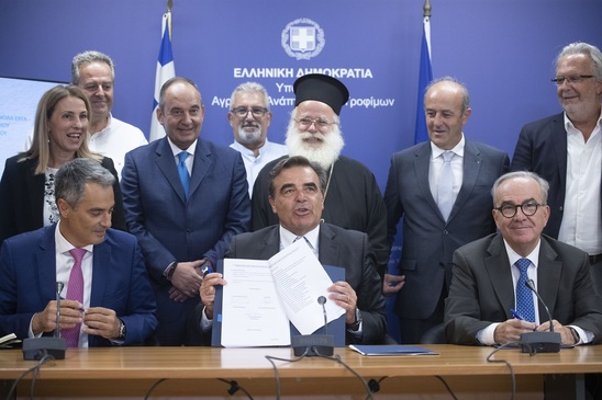 Image: Γ. Πλακιωτάκης: Ιστορική εξέλιξη για το Λασίθι η υπογραφή της σύμβασης για Χοχλακιές και Φράγμα Αγίου Ιωάννη