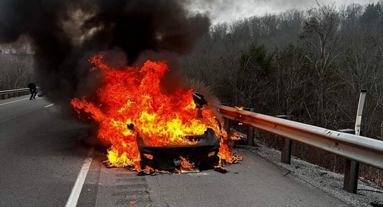 Image: Λασίθι: Πυρκαγιά σε δύο οχήματα σε Ιεράπετρα και Λατσίδα