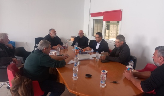 Image: Συνάντηση Μανώλη Συντυχάκη με τους ΤΟΕΒ Ιεράπετρας