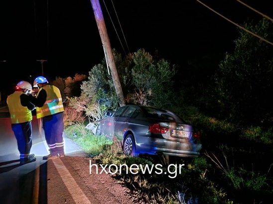 Image: Αυτοκίνητο «καρφώθηκε» σε στύλο της ΔΕΗ στο Ξεροπήγαδο Ιεράπετρας 