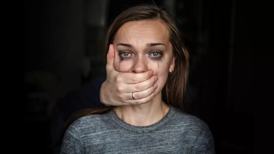 Image: Βία κατά των Γυναικών: Η Ελληνική Αστυνομία στέκεται δίπλα στα θύματα – Ταυτόχρονες δράσεις στο Λασίθ