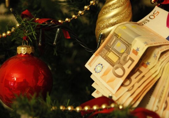 Image: Δώρο Χριστουγέννων: Μέχρι πότε πρέπει να πληρωθεί, πώς θα το υπολογίσετε online