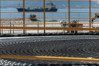 hxonews Η πρώτη θαλάσσια διασύνδεση της Κρήτης με την ηπειρωτική χώρα αποτελεί τη μεγαλύτερη σε μήκος καλωδιακή διασύνδεση εναλλασσόμενου ρεύματος παγκοσμίως.