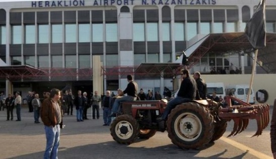 Image: Αποκλεισμό του αεροδρομίου Ηρακλείου θα επιχειρήσουν οι αγρότες της Ιεράπετρας την επόμενη εβδομάδα
