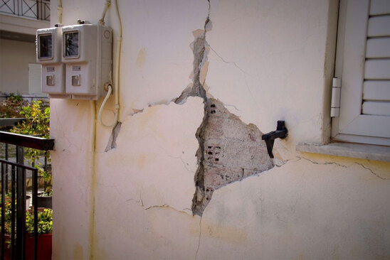 Image: Ζημιές σε κτίρια της Ιεράπετρας μετά τον σεισμό των 6,3  Ρίχτερ 