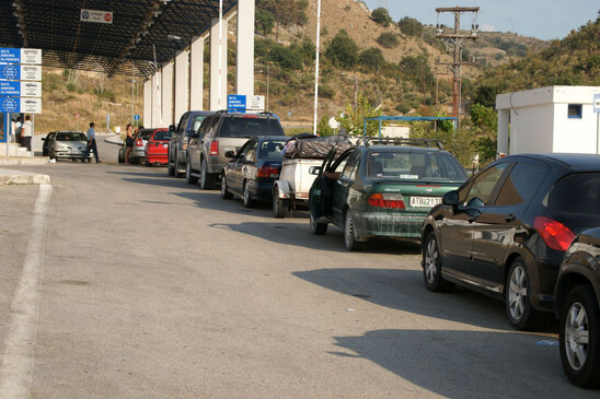Image: Με το κιλό τα πλαστά τεστ κορωνοϊού - Μπλόκο στα σύνορα με την Αλβανία