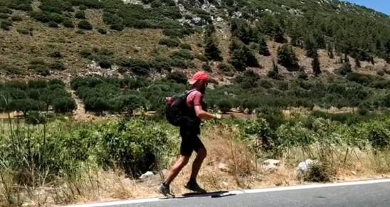 Image: Διασχίζει τρέχοντας την Κρήτη ενάντια σε ανεμογεννήτριες και εξορύξεις