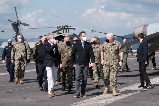 Image: Στο αεροπλανοφόρο Αϊζενχάουερ ο Κυριάκος Μητσοτάκης