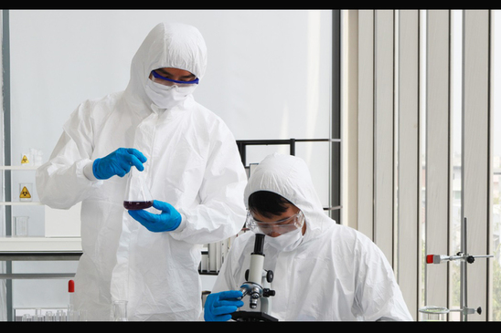 Image: Η πανδημία είναι «πολύ πιθανό» να οφείλεται σε διαρροή από εργαστήριο στην Ουχάν, λέει ο διευθυντής του FBI