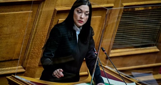 Image: Νάντια Γιαννακοπούλου: Ανακοίνωσε την υποψηφιότητά της για την προεδρία του ΠΑΣΟΚ