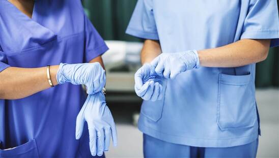 Image: Κορωνοϊός: Αγώνας να καλυφθούν τα κενά από ιδιώτες γιατρούς πριν την επίταξη - Διαβεβαιώσεις από κλινικές για στήριξη του ΕΣΥ