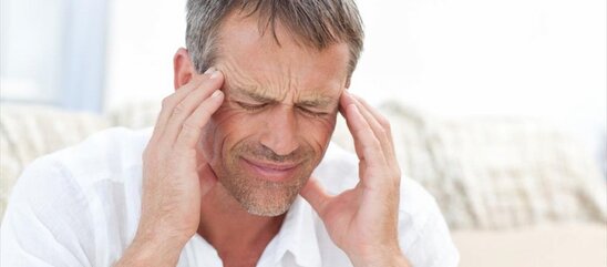 Image: Κορωνοϊός: Πονοκέφαλος, κρυάδες και πονόλαιμος -Τα επιπλέον συμπτώματα που θα πρέπει να μας ανησυχήσουν 